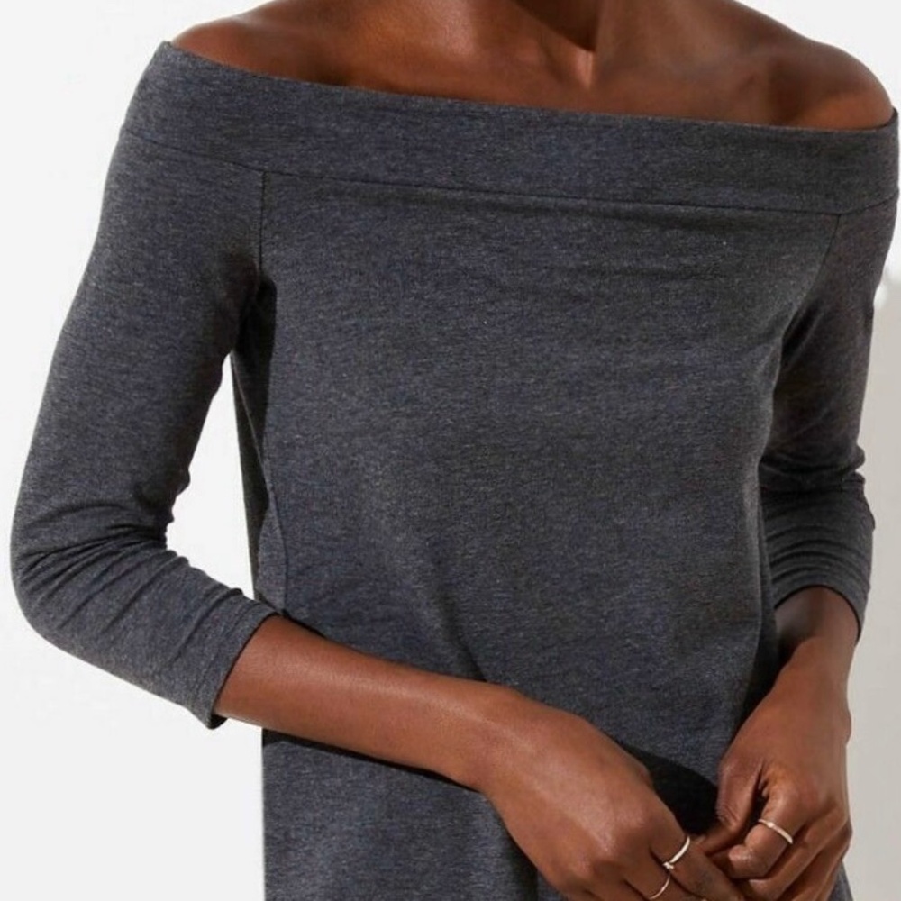 Ann Taylor LOFT Off The Shoulder Tee Top -‎ Size Medium Charcoal Gray